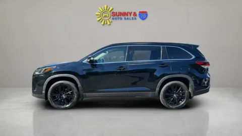More photos of 2019 Toyota Highlander SE Sport Utility 4D at Sunny and 70 Auto Sales, NC