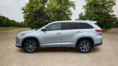 More photos of 2018 Toyota Highlander XLE Sport Utility 4D at Sunny and 70 Auto Sales, NC