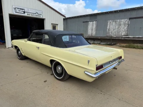 More photos of 1963 Pontiac Lemans at B & B Auto Sales, SD