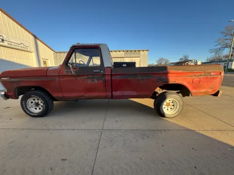More photos of 1978 Ford F-150 at B & B Auto Sales, SD