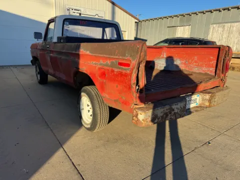 More photos of 1978 Ford F-150 at B & B Auto Sales, SD