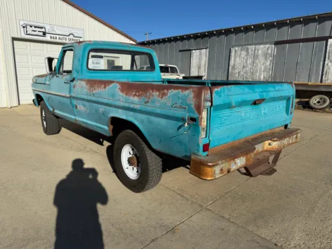 More photos of 1972 Ford F250 at B & B Auto Sales, SD