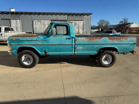 More photos of 1972 Ford F250 at B & B Auto Sales, SD
