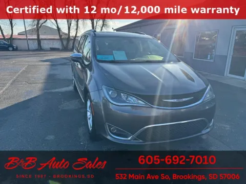 Gray 2020 Chrysler Pacifica Limited for sale in Brookings, SD