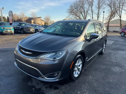 More photos of 2020 Chrysler Pacifica Limited at B & B Auto Sales, SD
