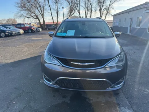 Another view of 2020 Chrysler Pacifica Limited for sale in Brookings, SD at B & B Auto Sales