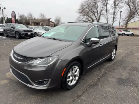 More photos of 2020 Chrysler Pacifica Limited at B & B Auto Sales, SD