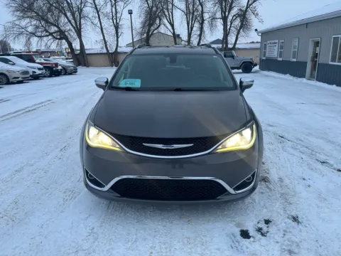 Photos of 2020 Chrysler Pacifica Limited for sale in Brookings, SD at B & B Auto Sales