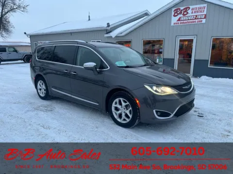 Gray 2020 Chrysler Pacifica Limited for sale in Brookings, SD