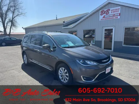 Gray 2020 Chrysler Pacifica Touring L for sale in Brookings, SD