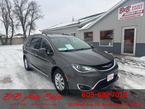 Gray 2020 Chrysler Pacifica Touring L for sale in Brookings, SD