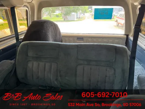 More photos of 1990 GMC Jimmy SLE at B & B Auto Sales, SD