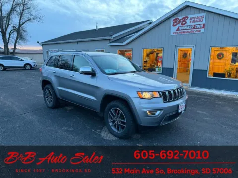 Silver 2017 Jeep Grand Cherokee Limited for sale in Brookings, SD