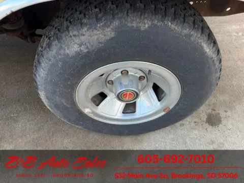 More photos of 1973 Ford F-100 Ranger XLT at B & B Auto Sales, SD