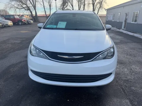 Another view of 2017 Chrysler Pacifica Touring for sale in Brookings, SD at B & B Auto Sales
