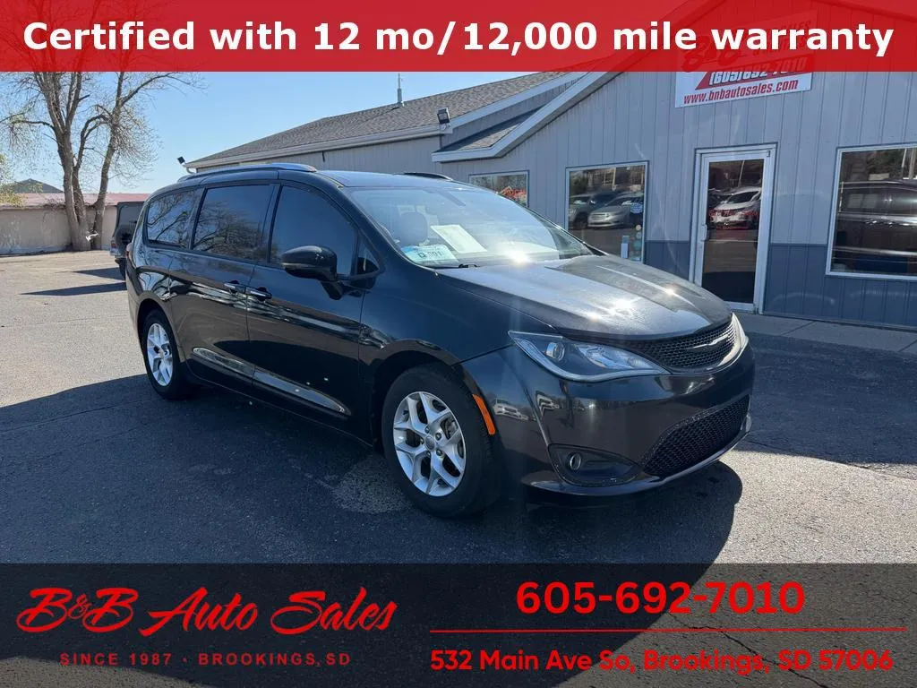 2020 Chrysler Pacifica Limited's photo
