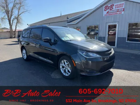 Black 2020 Chrysler Pacifica Limited for sale in Brookings, SD