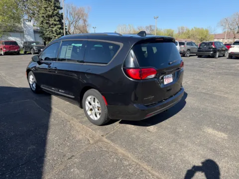 More photos of 2020 Chrysler Pacifica Limited at B & B Auto Sales, SD