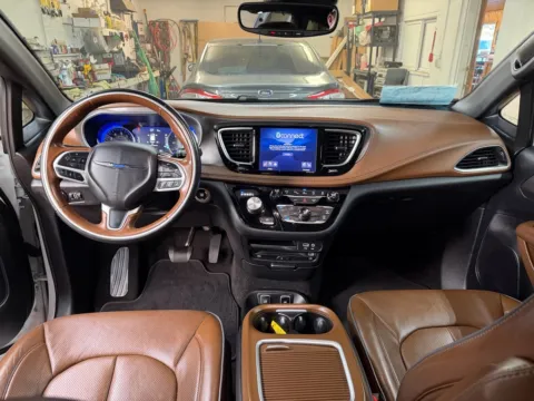 More photos of 2020 Chrysler Pacifica Limited at B & B Auto Sales, SD