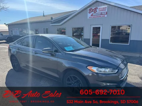 Gray 2016 Ford Fusion SE for sale in Brookings, SD