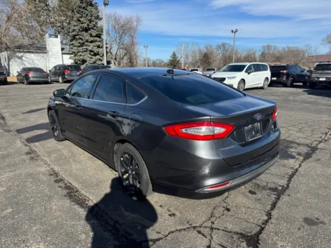 More photos of 2016 Ford Fusion SE at B & B Auto Sales, SD