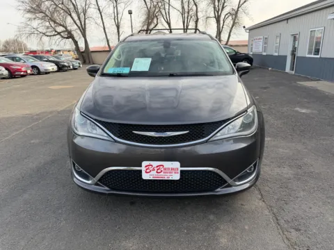 Another view of 2018 Chrysler Pacifica Touring L for sale in Brookings, SD at B & B Auto Sales
