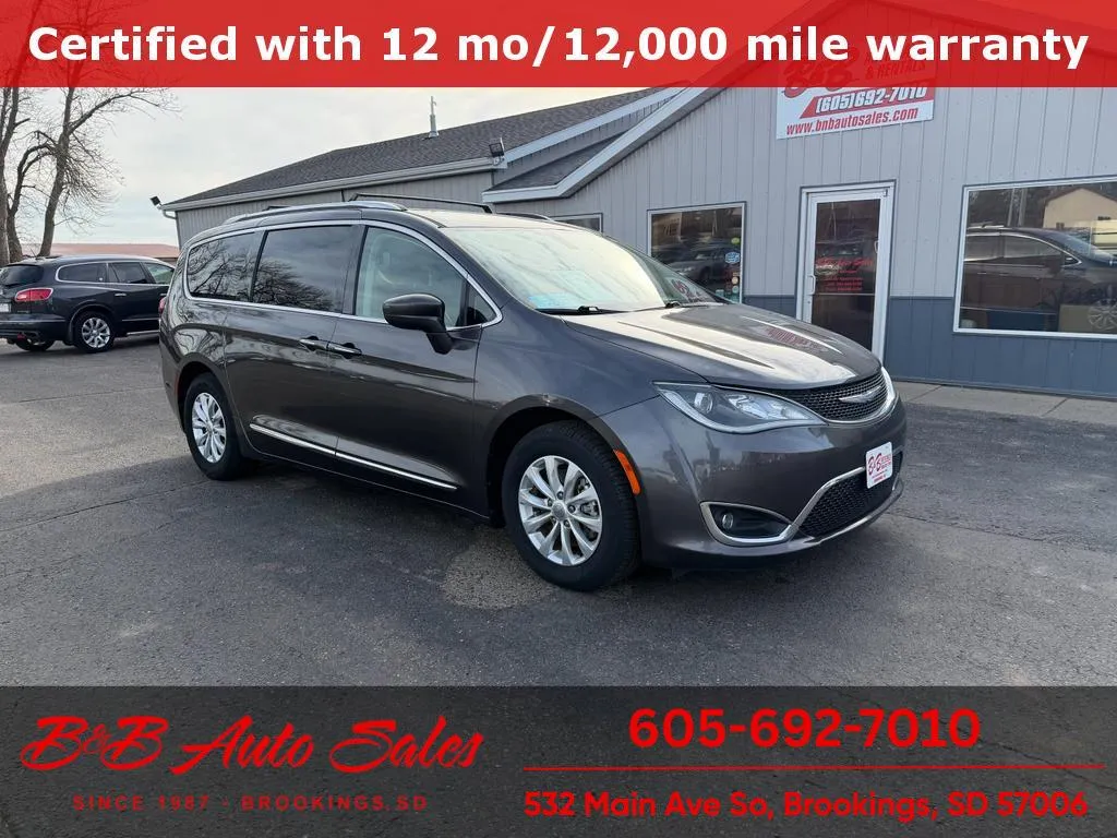 Gray 2018 Chrysler Pacifica Touring L for sale in Brookings, SD