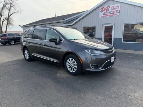 Photos of 2018 Chrysler Pacifica Touring L for sale in Brookings, SD at B & B Auto Sales