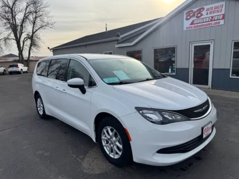 Photos of 2017 Chrysler Pacifica Touring for sale in Brookings, SD at B & B Auto Sales