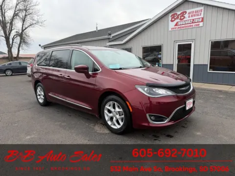 Red 2017 Chrysler Pacifica Touring-L for sale in Brookings, SD