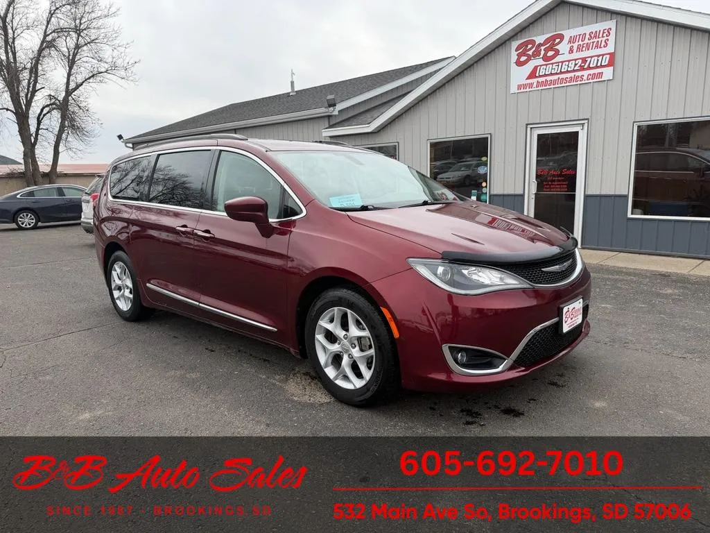 2017 Chrysler Pacifica Touring-L