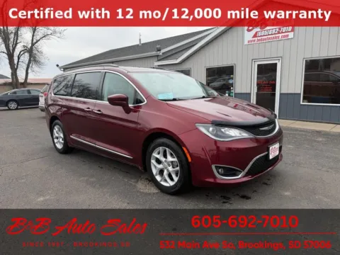 Red 2017 Chrysler Pacifica Touring-L for sale in Brookings, SD