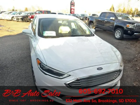 White 2017 Ford Fusion SE for sale in Brookings, SD
