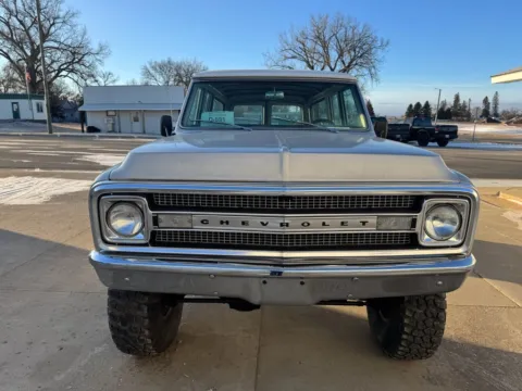 Photos of 1970 Chevrolet Suburban for sale in Brookings, SD at B & B Auto Sales