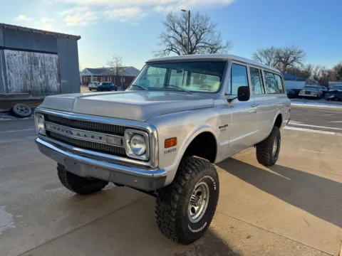 Another view of 1970 Chevrolet Suburban for sale in Brookings, SD at B & B Auto Sales