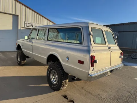 More photos of 1970 Chevrolet Suburban at B & B Auto Sales, SD