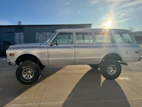 More photos of 1970 Chevrolet Suburban at B & B Auto Sales, SD