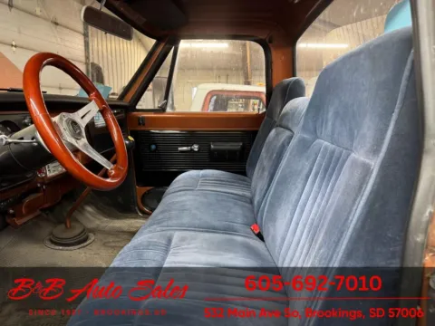 Photos of 1971 GMC C20 Longhorn for sale in Brookings, SD at B & B Auto Sales