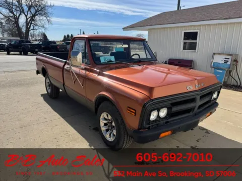 Photos of 1971 GMC C20 Longhorn for sale in Brookings, SD at B & B Auto Sales