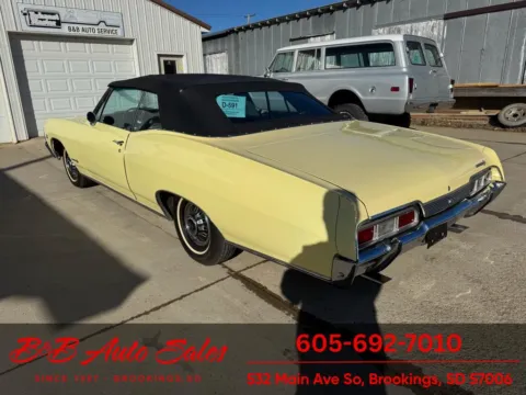 More photos of 1967 Chevrolet Impala SS at B & B Auto Sales, SD