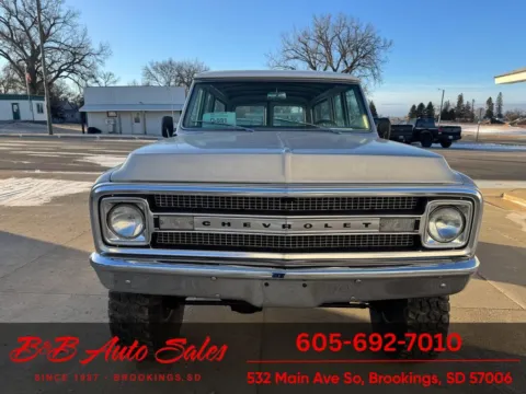 Another view of 1970 Chevrolet Suburban for sale in Brookings, SD at B & B Auto Sales