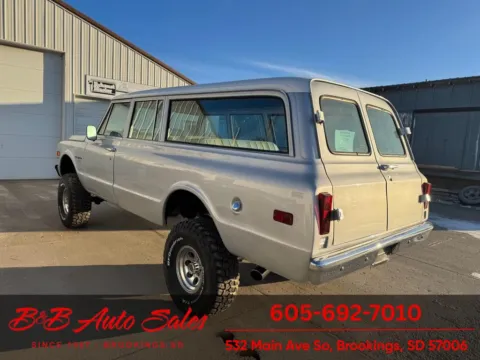 More photos of 1970 Chevrolet Suburban at B & B Auto Sales, SD
