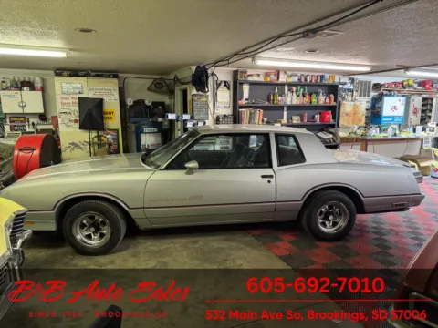 Silver 1985 Chevrolet Monte Carlo for sale in Brookings, SD