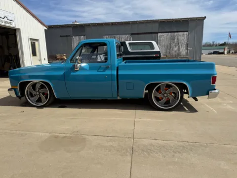 More photos of 1985 Chevrolet C10 at B & B Auto Sales, SD
