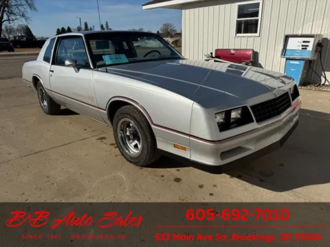 Silver 1985 Chevrolet Monte Carlo for sale in Brookings, SD