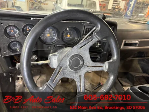 More photos of 1986 Chevrolet K10 Shortbox 4x4 at B & B Auto Sales, SD