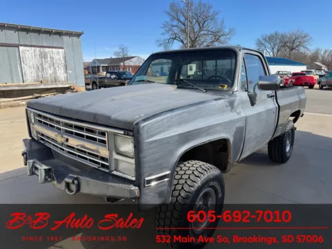 More photos of 1986 Chevrolet K10 Shortbox 4x4 at B & B Auto Sales, SD