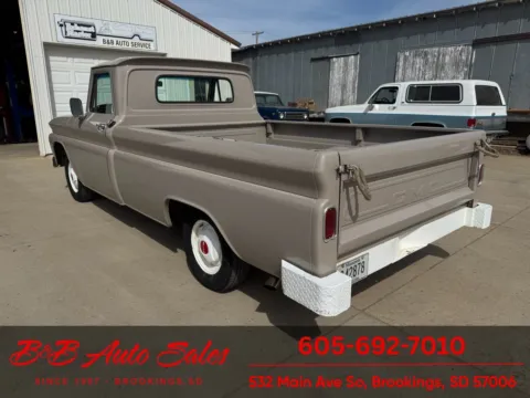 More photos of 1965 GMC Pickup at B & B Auto Sales, SD