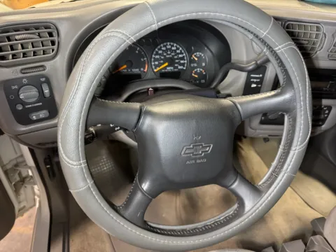 More photos of 1999 Chevrolet S10 LS Xtreme at B & B Auto Sales, SD