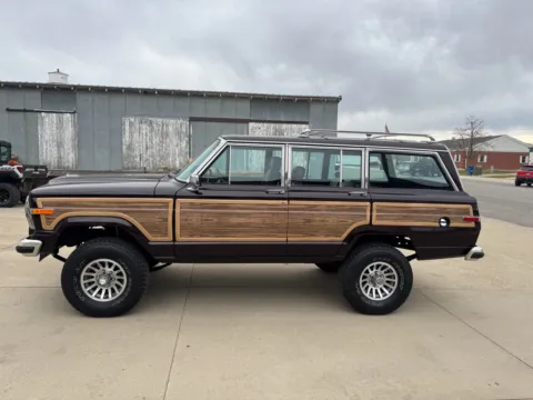 More photos of 1989 Jeep Grand Wagoneer at B & B Auto Sales, SD